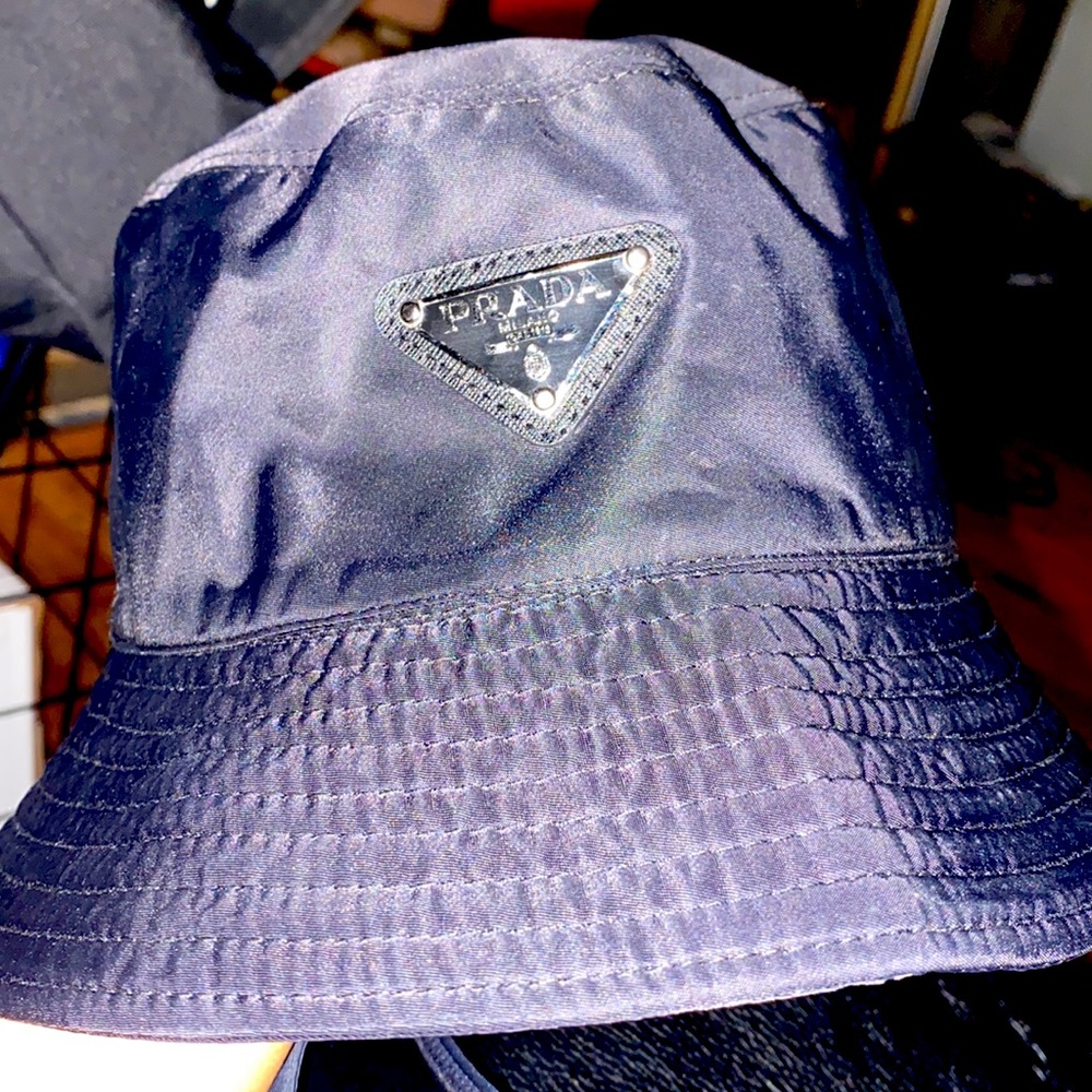 Bucket hat